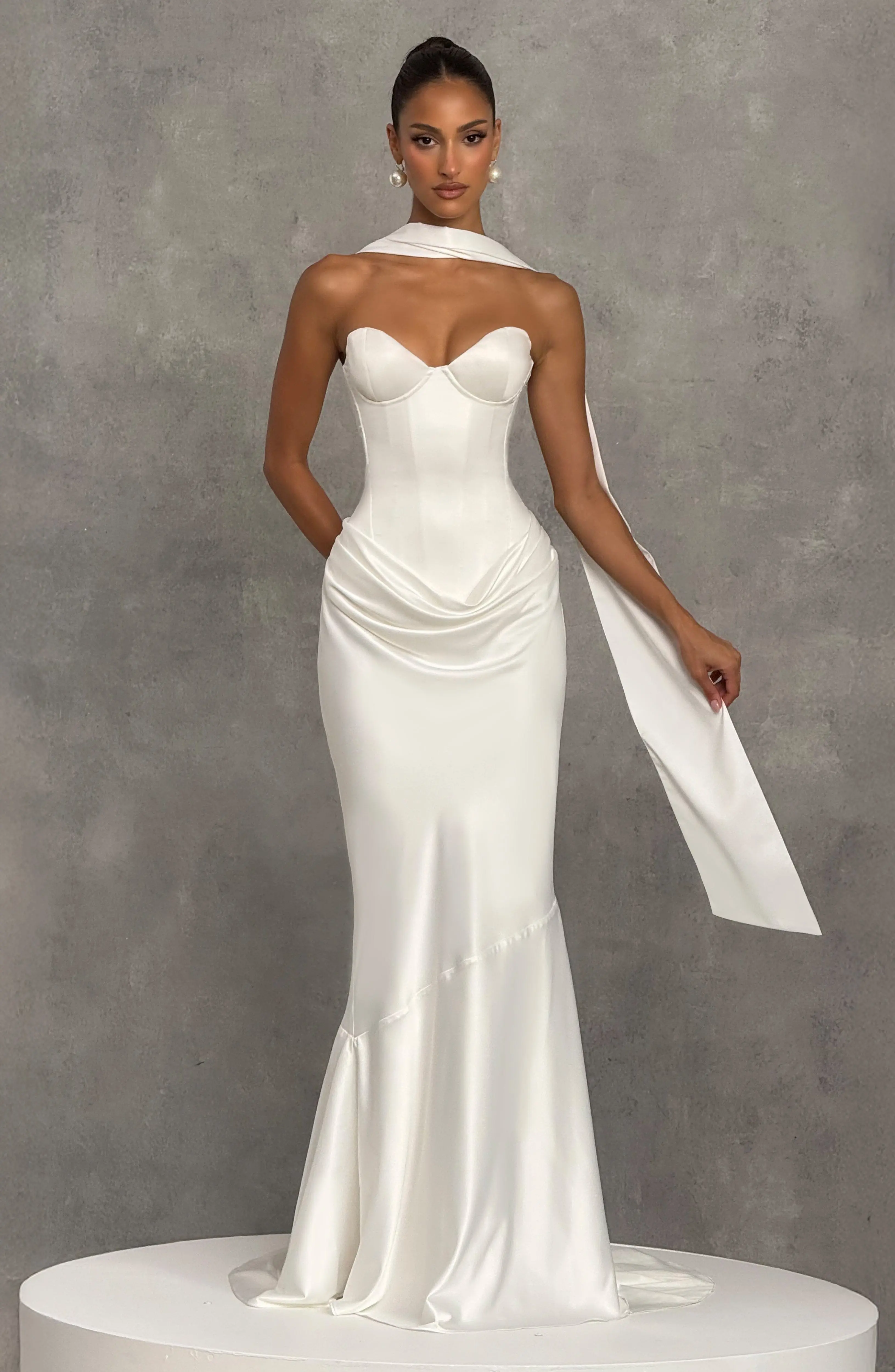 Vaila Gown - Ivory - Image 13