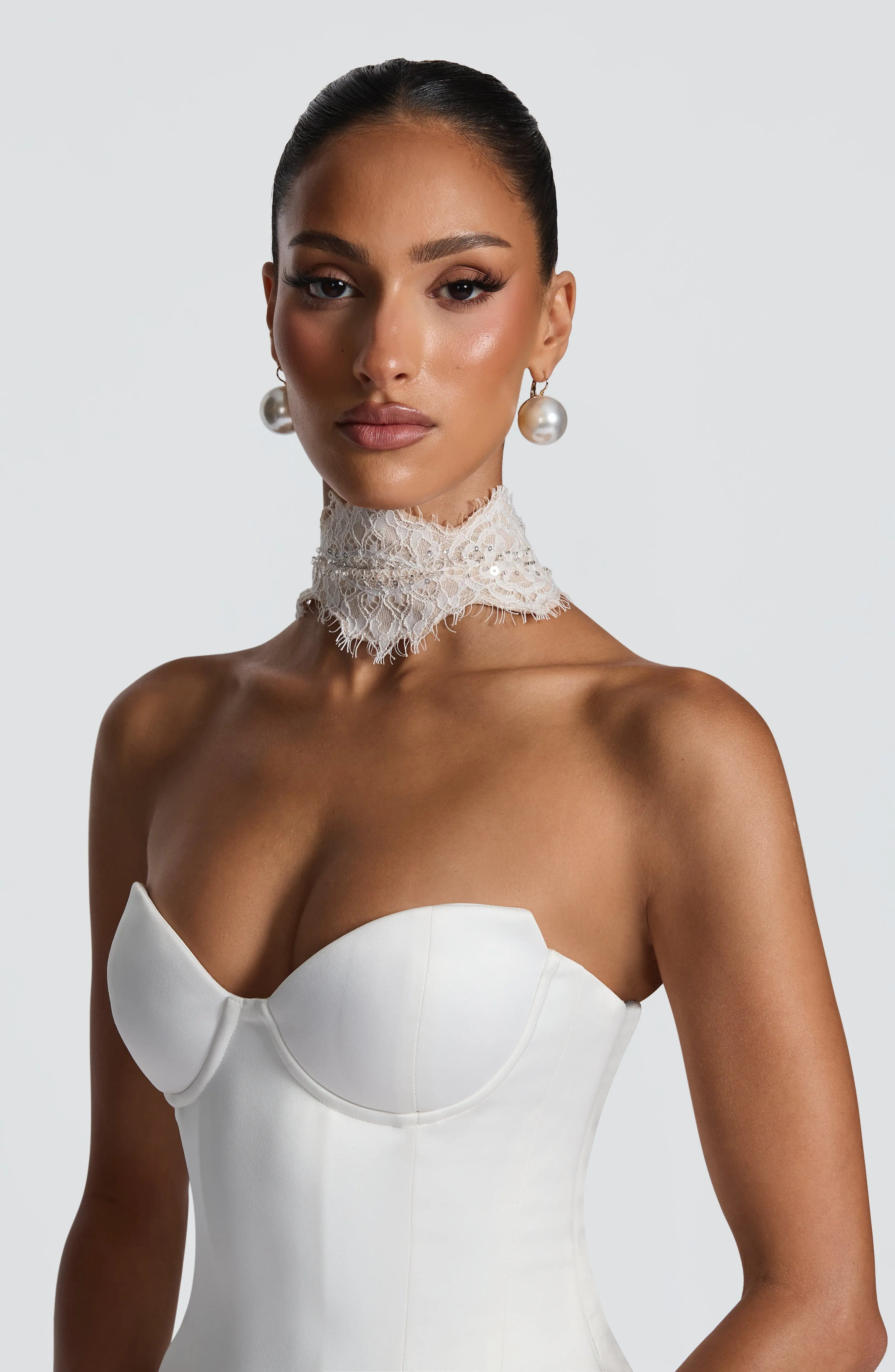 Ellie Lace Neck Veil - Ivory - Image 13